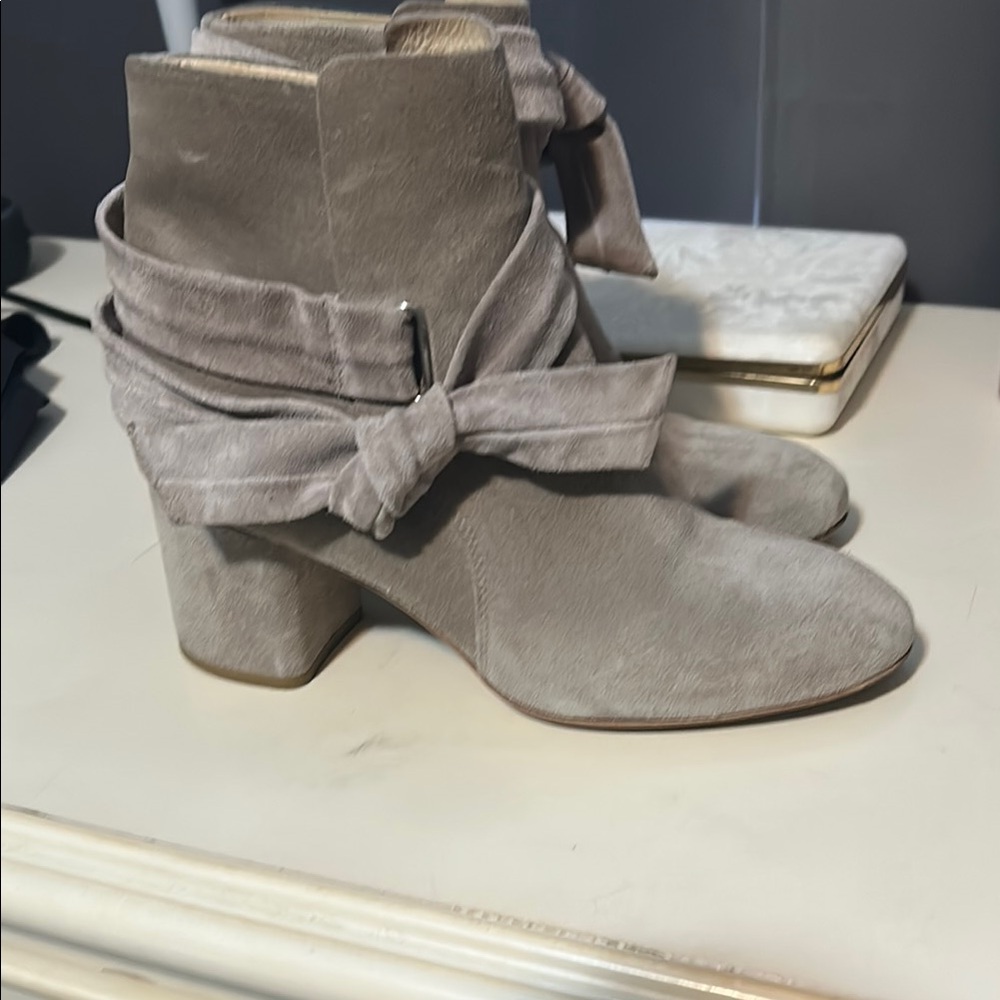 Elegant Gray Suede Ankle Boots